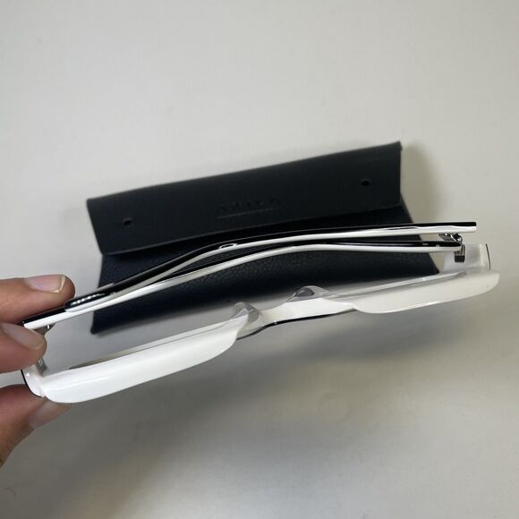 Akila Unisex Sunglasses - Picture 6 of 6